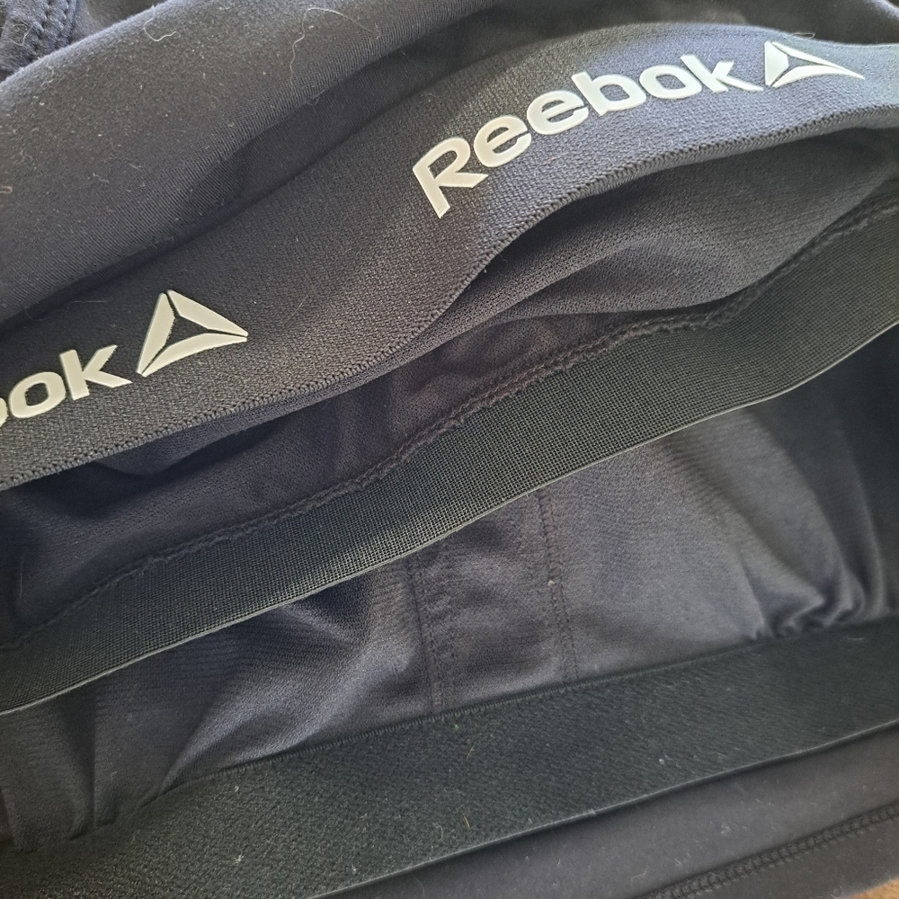 Reebok Women's 2XL Cropped Bra Tank Removable Cupps Black White Athleisure - Picture 2 of 6